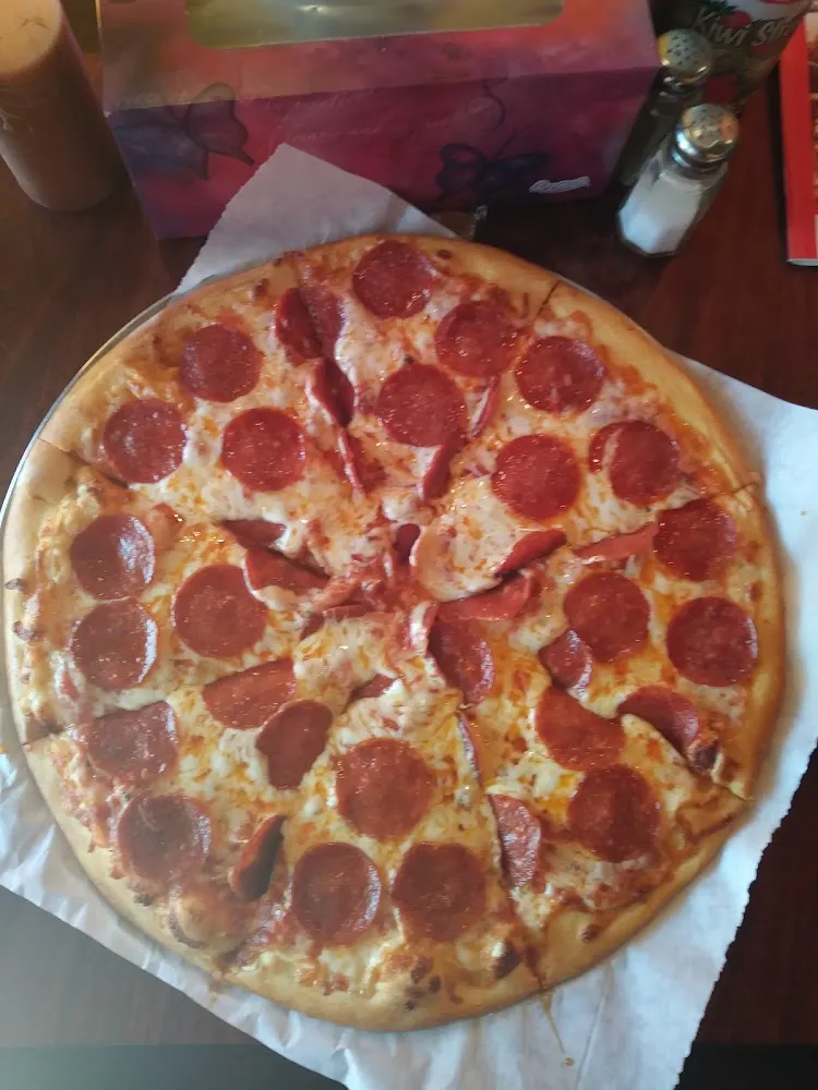Large Pepperoni Pizza